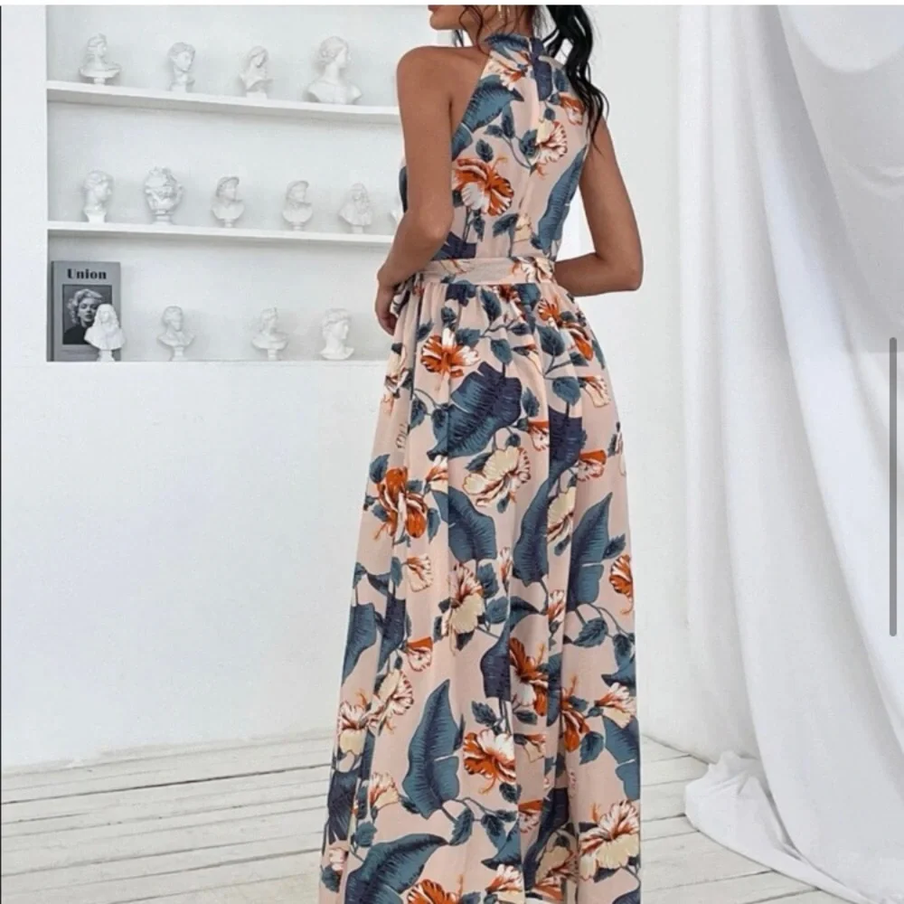 Beautiful cream tropical leaves women’s summer maxi dress - Picture 4 of 4